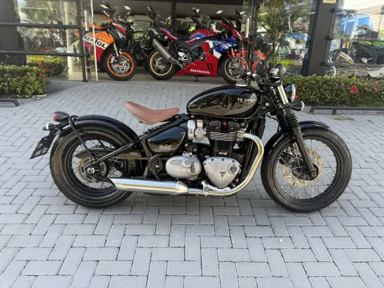 TRIUMPH BONNEVILLE BOBBER 1200 