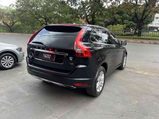 VOLVO-XC60-2.0 T5 R DESIGN TURBO GASOLINA 4P AUTOMÁTICO VOLVO-XC60-2014