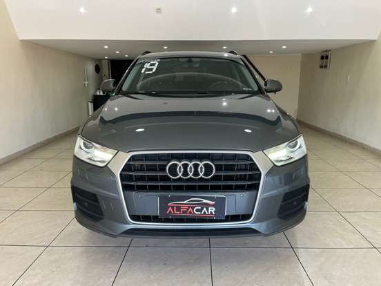 AUDI-Q3-2018