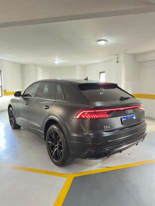 AUDI-Q8-2019