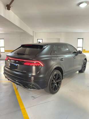 AUDI-Q8-2019