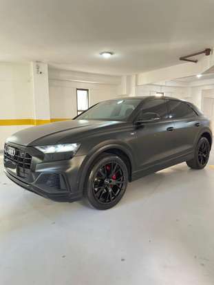AUDI-Q8-2019