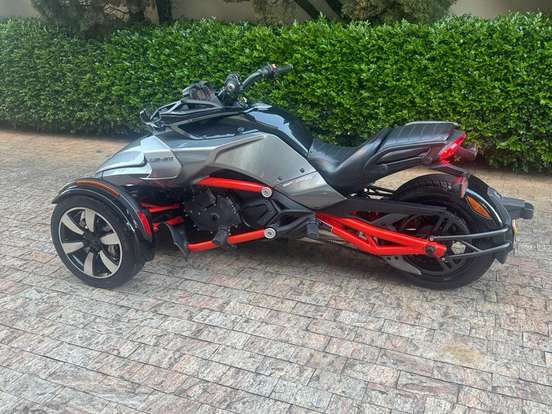 CAN-AM-SPYDER F3-S CAN-AM-SPYDER F3-S-2015
