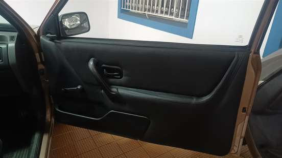 FORD-ESCORT-1990