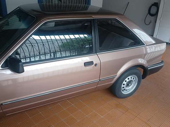 FORD-ESCORT-1.8 GL 8V GASOLINA 2P MANUAL FORD-ESCORT-1990