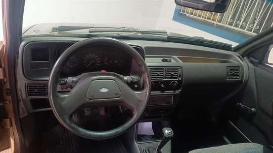 FORD-ESCORT-1990