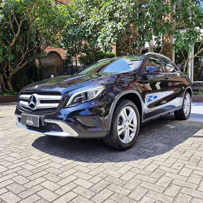 MERCEDES-BENZ-GLA 200-2017
