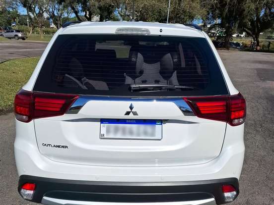 MITSUBISHI-OUTLANDER-2.0 16V GASOLINA 4P AUTOMÁTICO MITSUBISHI-OUTLANDER-2015