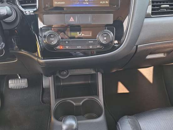 MITSUBISHI-OUTLANDER-2.0 16V GASOLINA 4P AUTOMÁTICO MITSUBISHI-OUTLANDER-2015