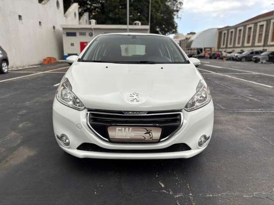 PEUGEOT-208-2015