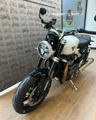 TRIUMPH SPEED TWIN 