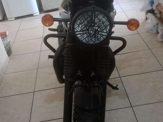 TRIUMPH-BONNEVILLE T100 BLACK 900 TRIUMPH-BONNEVILLE T100 BLACK 900-2019