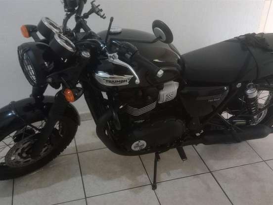 TRIUMPH-BONNEVILLE T100 BLACK 900 TRIUMPH-BONNEVILLE T100 BLACK 900-2019