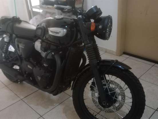TRIUMPH-BONNEVILLE T100 BLACK 900 TRIUMPH-BONNEVILLE T100 BLACK 900-2019