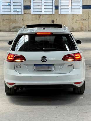 VOLKSWAGEN-GOLF-2015