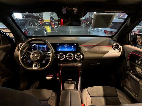 MERCEDES-BENZ-GLA 35 AMG-2024