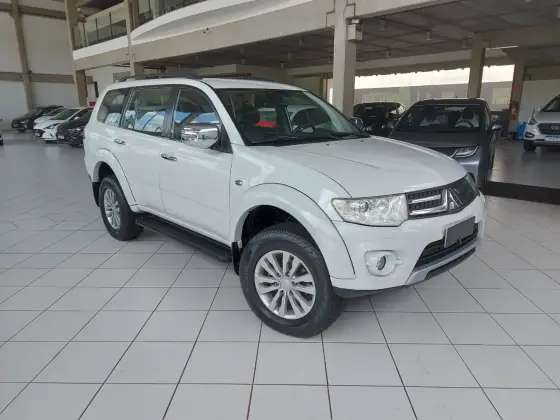 MITSUBISHI PAJERO 3.2 HPE 4X4 7 LUGARES 16V TURBO INTERCOOLER DIESEL 4P AUTOMÁTICO