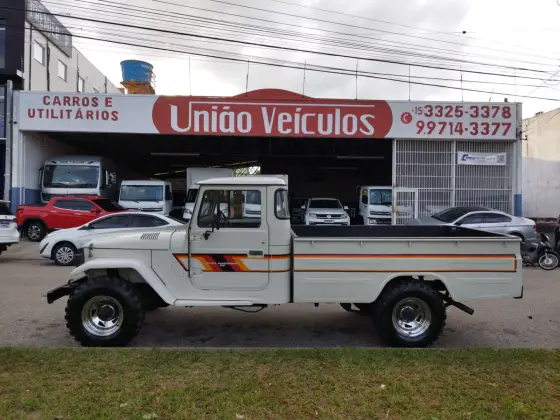 TOYOTA BANDEIRANTE 4.0 OJ50LV-B 4X4 CHASSI LONGO DIESEL 2P MANUAL