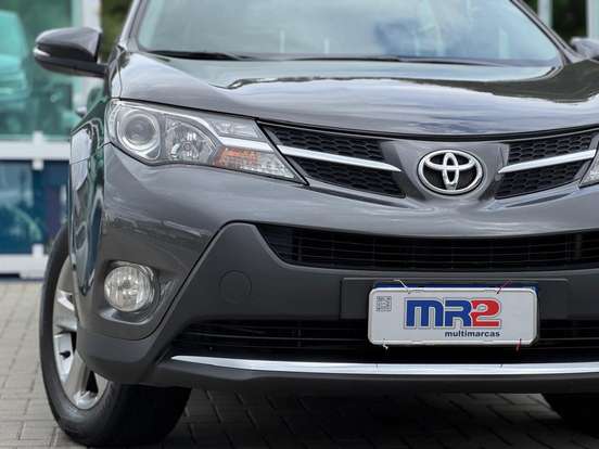 TOYOTA-RAV4-2014