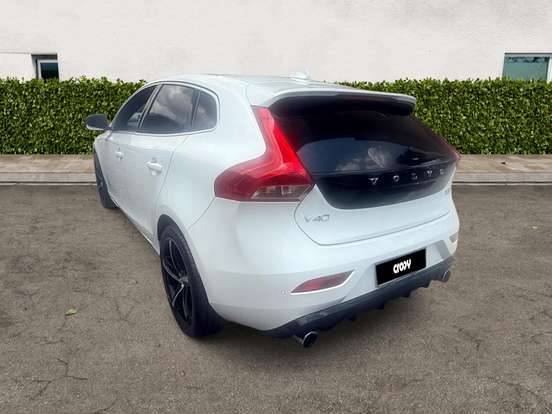 VOLVO-V40-2.0 T5 R-DESIGN GASOLINA 4P AUTOMÁTICO VOLVO-V40-2018