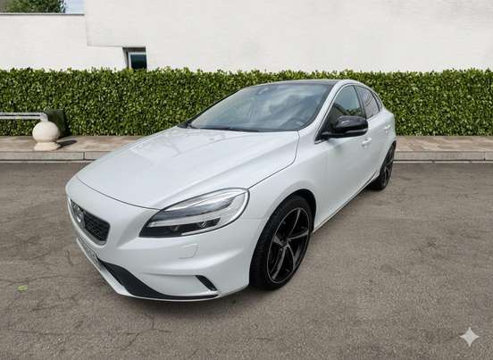 VOLVO-V40-2.0 T5 R-DESIGN GASOLINA 4P AUTOMÁTICO VOLVO-V40-2018