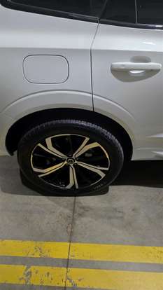 VOLVO-XC60-2024