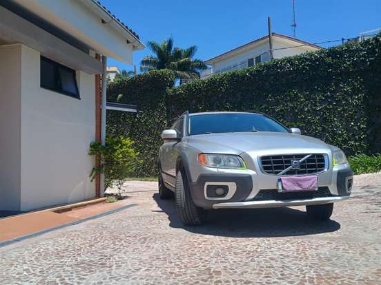 VOLVO-XC70-2007