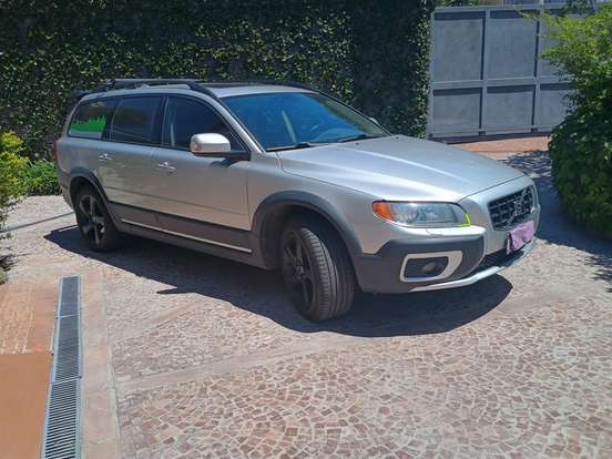 VOLVO-XC70-2007