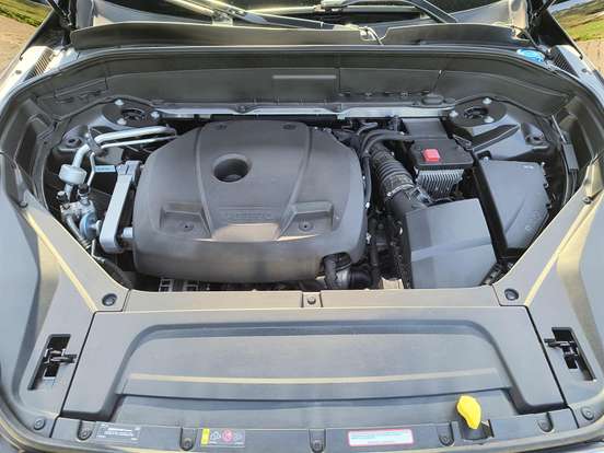 VOLVO-XC90-2.0 T6 GASOLINA MOMENTUM AWD GEARTRONIC VOLVO-XC90-2018