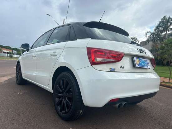 AUDI-A1-2014