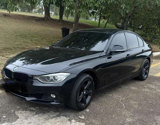BMW-320i-2014