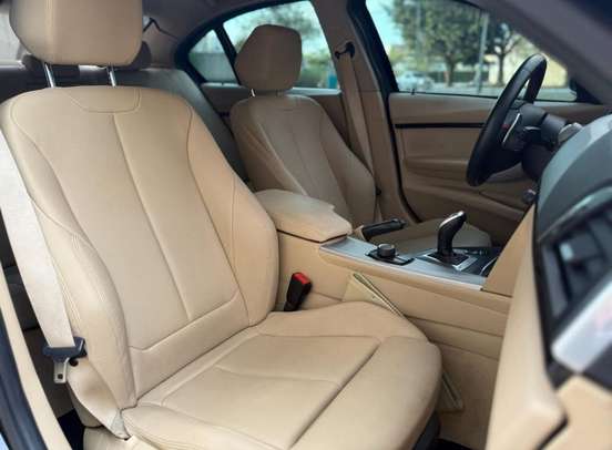 BMW-320i-2014