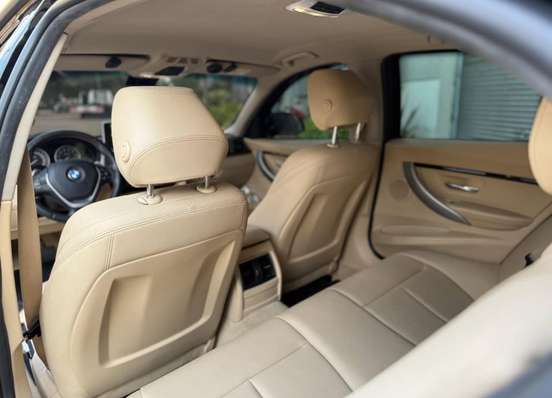 BMW-320i-2014