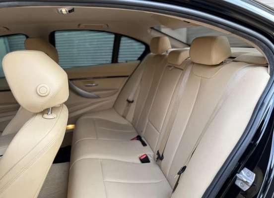 BMW-320i-2014
