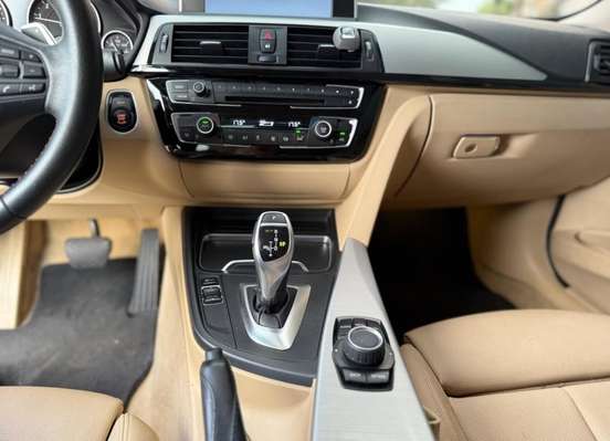 BMW-320i-2014