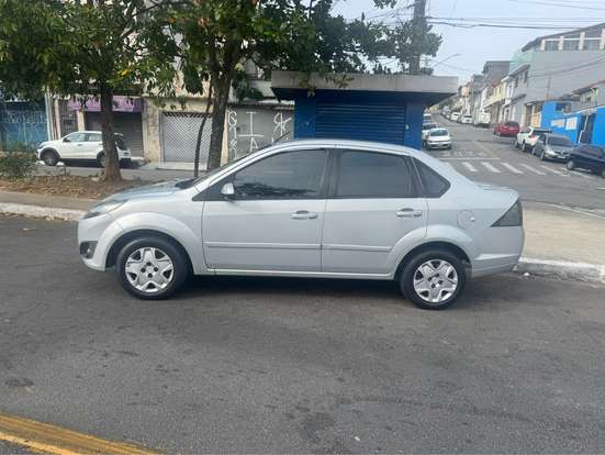 FORD-FIESTA-2013