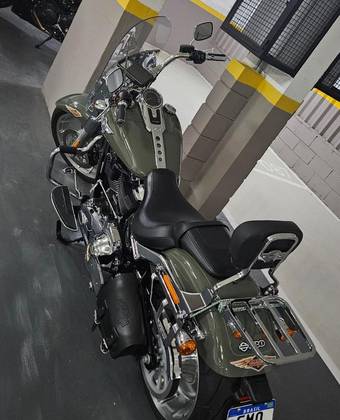 HARLEY-DAVIDSON SOFTAIL FAT BOB 114 