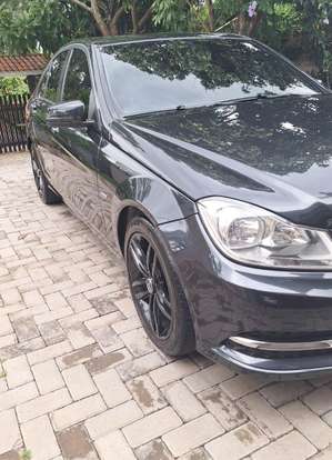 MERCEDES-BENZ-C 180-2011