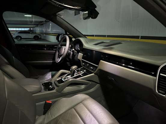 PORSCHE-CAYENNE-2019