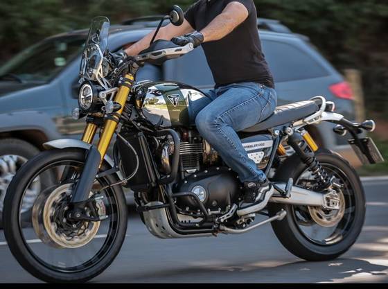 TRIUMPH BONNEVILLE SCRAMBLER 1200 XE 