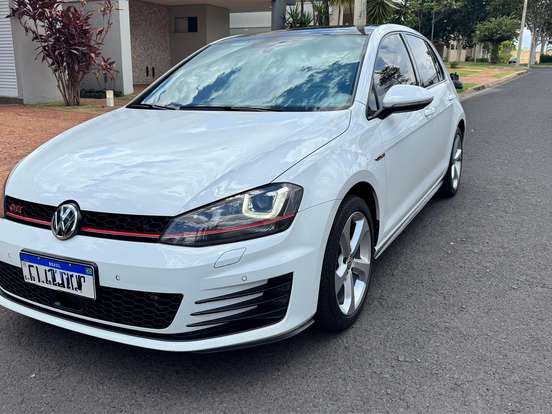 VOLKSWAGEN-GOLF-2.0 TSI GTI 16V TURBO GASOLINA 4P AUTOMÁTICO VOLKSWAGEN-GOLF-2014
