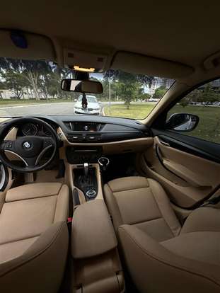BMW-X1-2011