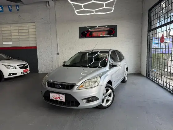 FORD FOCUS 2.0 GLX 16V FLEX 4P AUTOMÁTICO FORD FOCUS 2.0 GLX 16V FLEX 4P AUTOMÁTICO