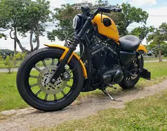 HARLEY-DAVIDSON SPORTSTER IRON 883 HARLEY-DAVIDSON SPORTSTER IRON 883