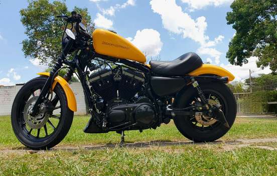 HARLEY-DAVIDSON-SPORTSTER IRON 883-2011