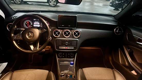 MERCEDES-BENZ-A 200-2017
