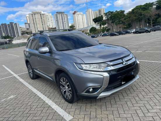 MITSUBISHI-OUTLANDER-2016