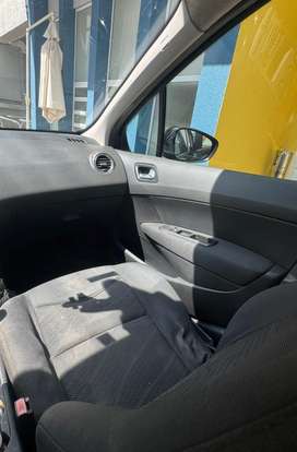 PEUGEOT-308-2012