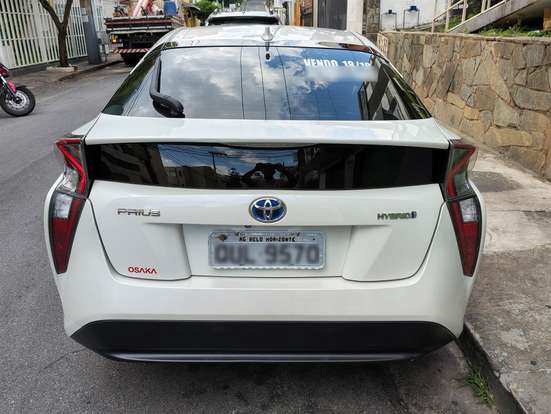 TOYOTA-PRIUS-2018