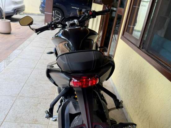 TRIUMPH-STREET TRIPLE 765 RS TRIUMPH-STREET TRIPLE 765 RS-2022
